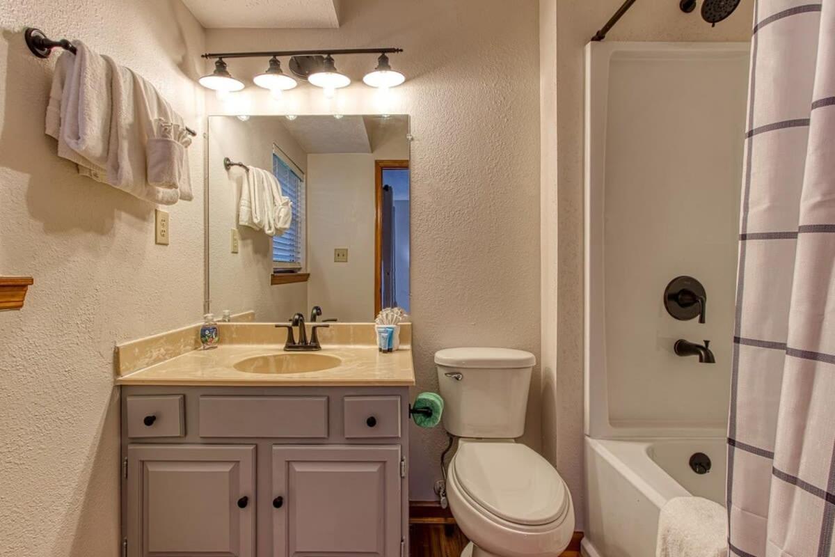 Pinecrest Townhomes-1King-2Queen Unit-Renovated Pigeon Forge Eksteriør billede